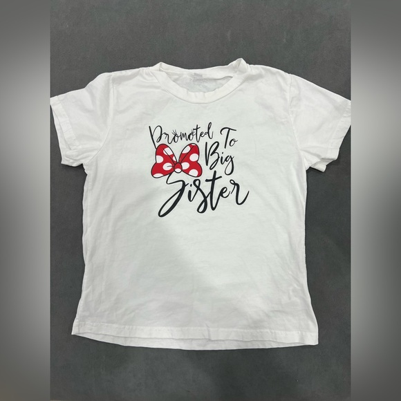 Promoted to big sister Tshirt - Picture 1 of 3